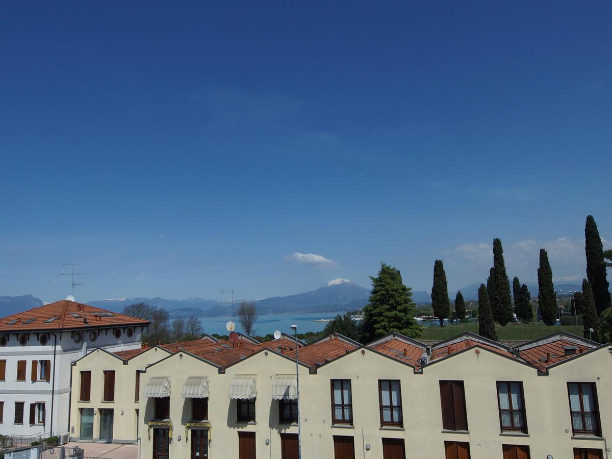 Hotel Dori Peschiera del Garda Exterior photo